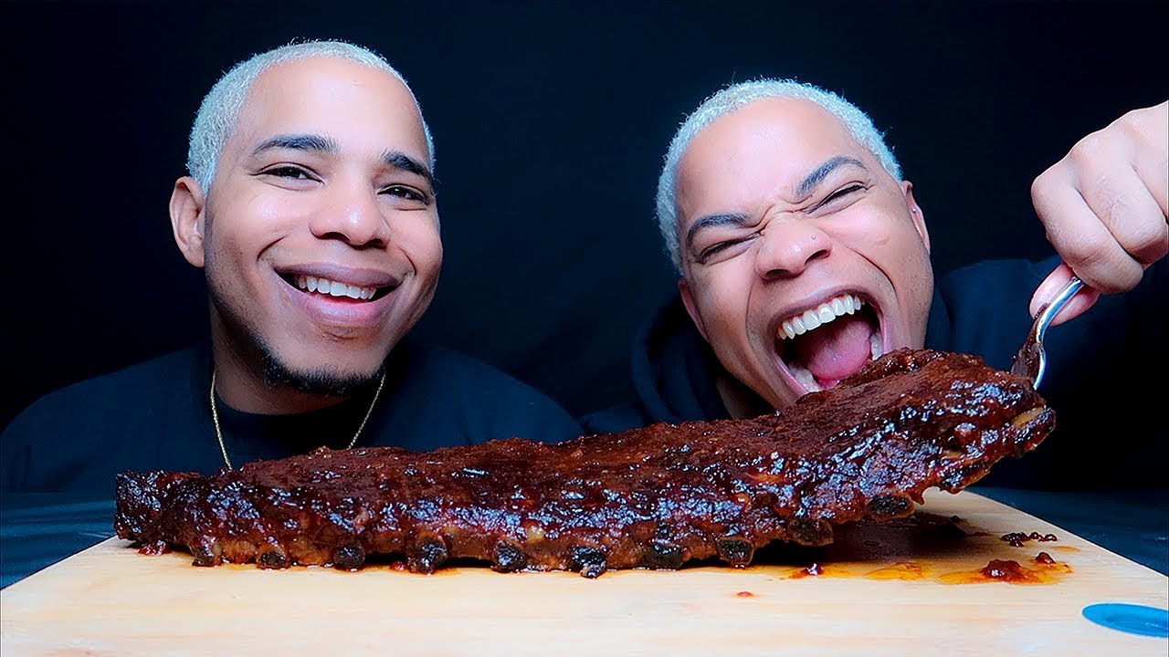 BARBECUE RIBS + SWEET HAWAIIAN ROLLS