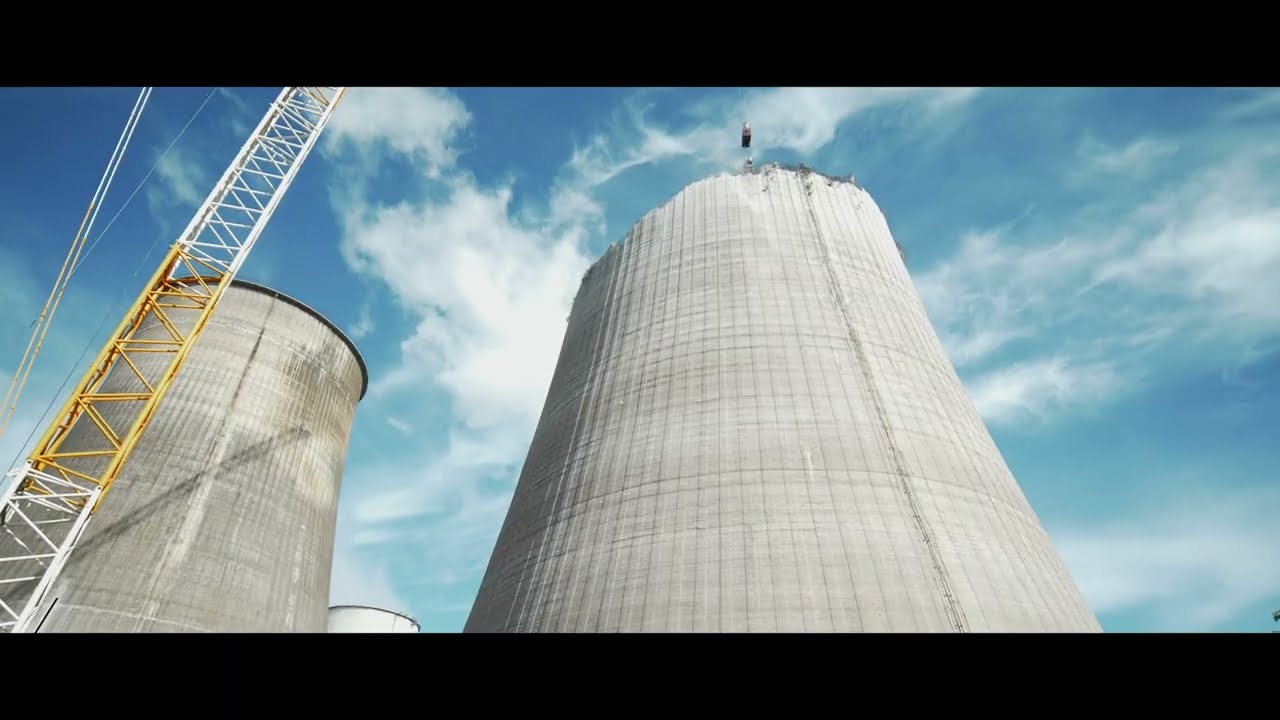 Laarakkers Democom sloopt koeltorens in Boxberg