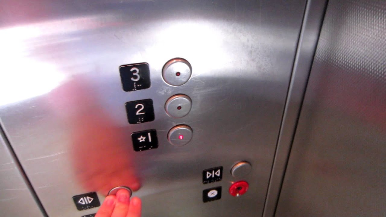 Hydraulic MontgomeryKONE elevator @ Westfield Valley Fair Mall Parking Garage A