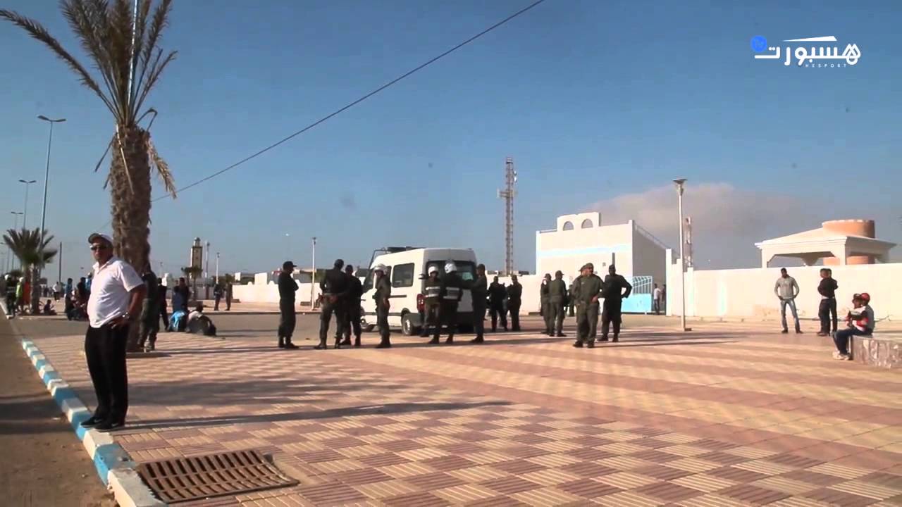 جماهير الكرة في شوارع طانطان