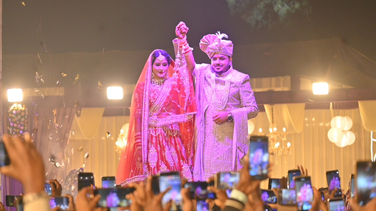 अंकुश की भाभी की खतरनाक एंट्री