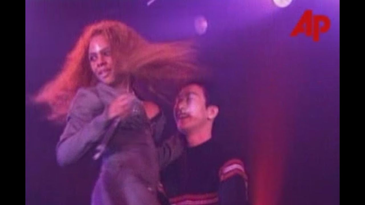 Lil' Kim Live In Japan (2001)