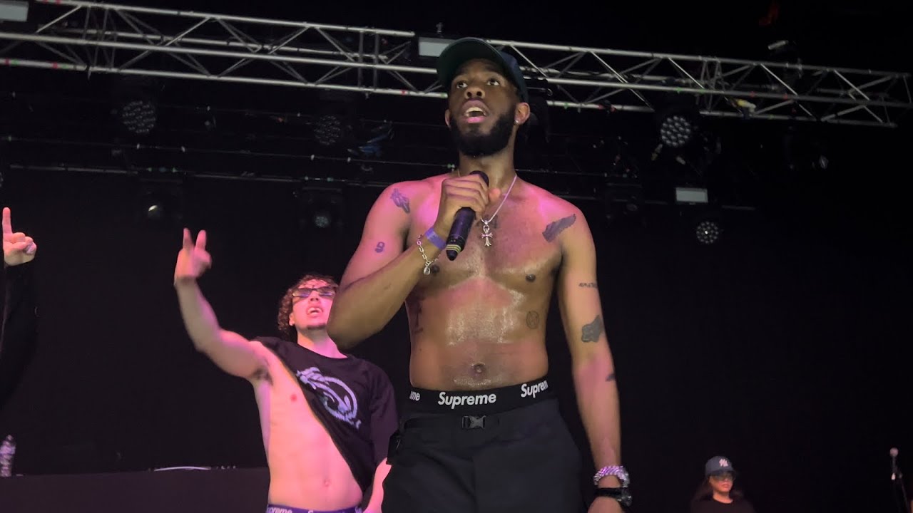 Sainte - Champagne Shots - LIVE Manchester Academy 2.5.2022