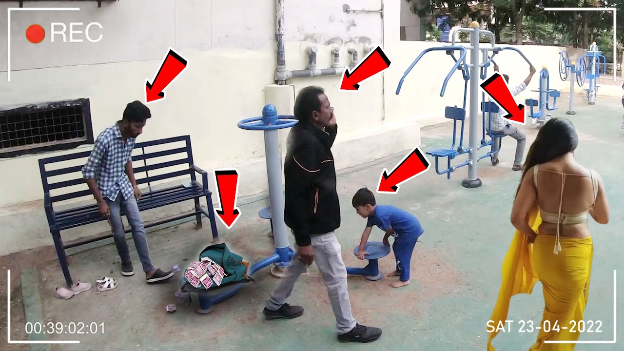 WHAT HE IS DOING? 👀😱| Caught Cheating | Help Others | Kindness Act | Awareness Video | XYZ Videos