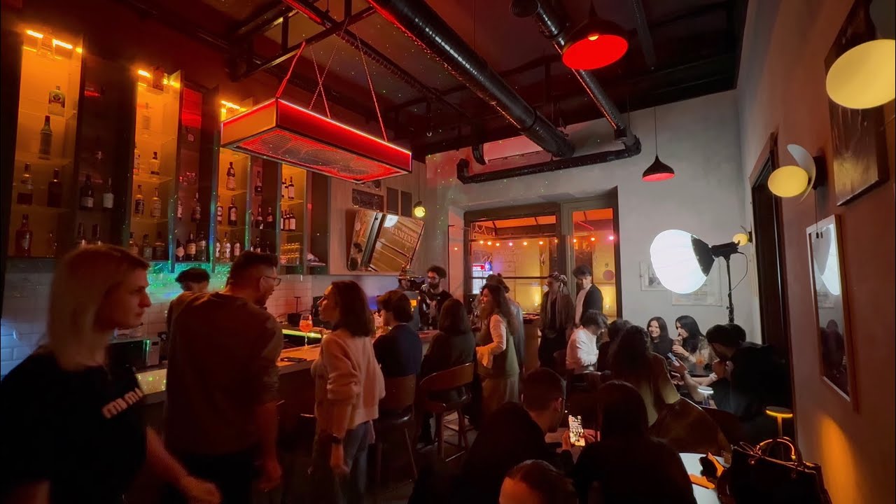 Dark Disco and Indie Dance DJ mix at Manhattan Street Bar Party | ELLGIN