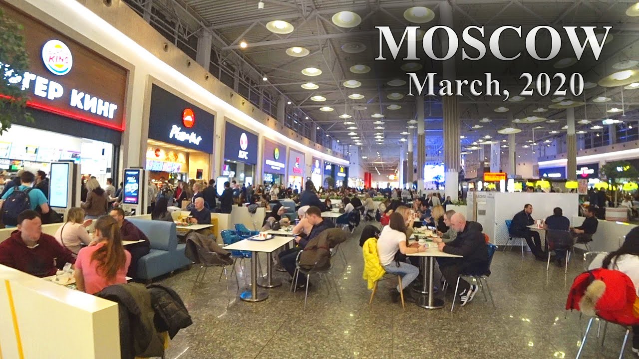 Saturday Evening at Moscow Huge Shopping Plaza / March, 14  2020 with Different Russia