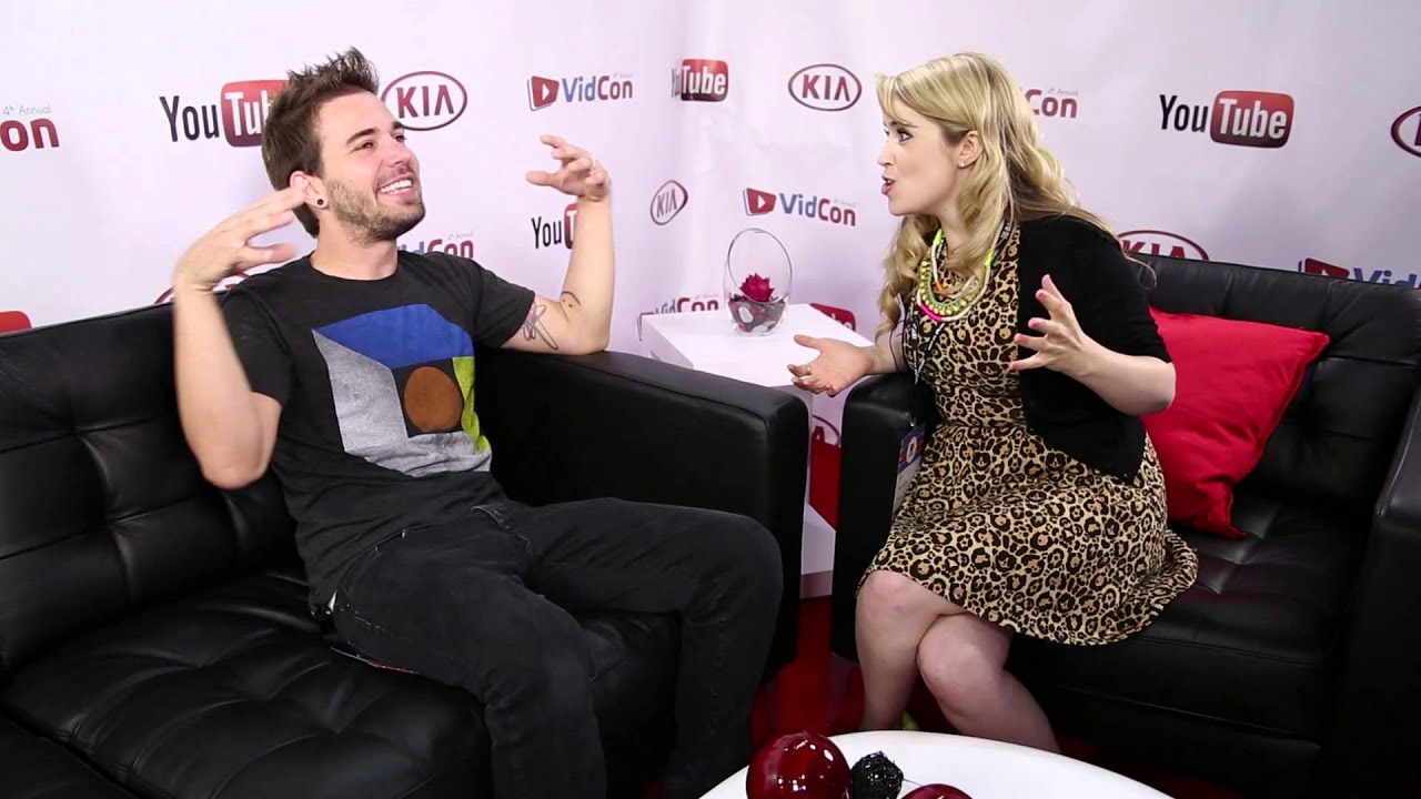 Backstage at VidCon 2013 with Charles Trippy!