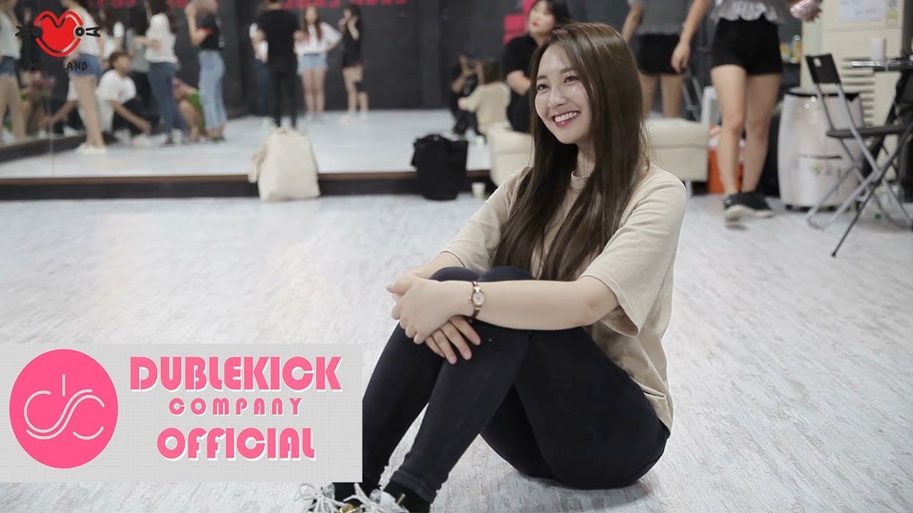 MOMOLAND(모모랜드) - 