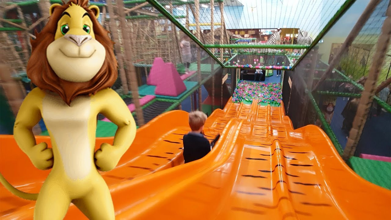 Leos Lekland S&aring;ng och Musik | Orange Tiger slide hos Leo i Partille | Hela l&aring;ten