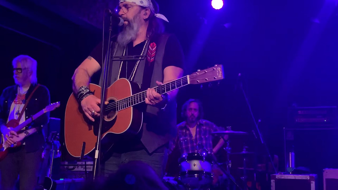 Steve Earle & the Dukes “Ft. Worth Blues” (Solana Beach, California, 19 August 2019)