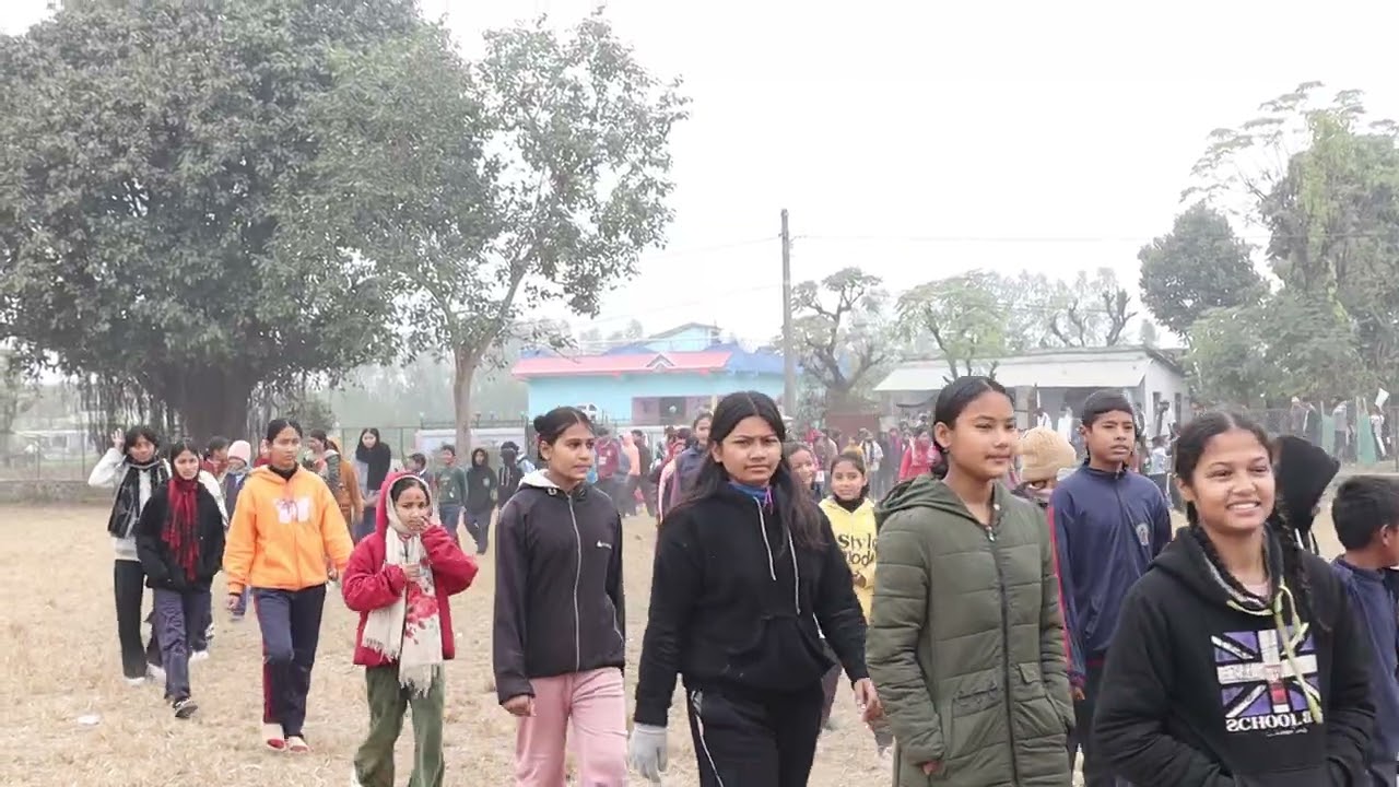 सुदूरपश्चिम लोक साँस्वकृतिक महोत्सव २०८२ को उद्घाटनमा सहभागी हुदै विभिन्न विद्यालयका विद्यार्थीहरु
