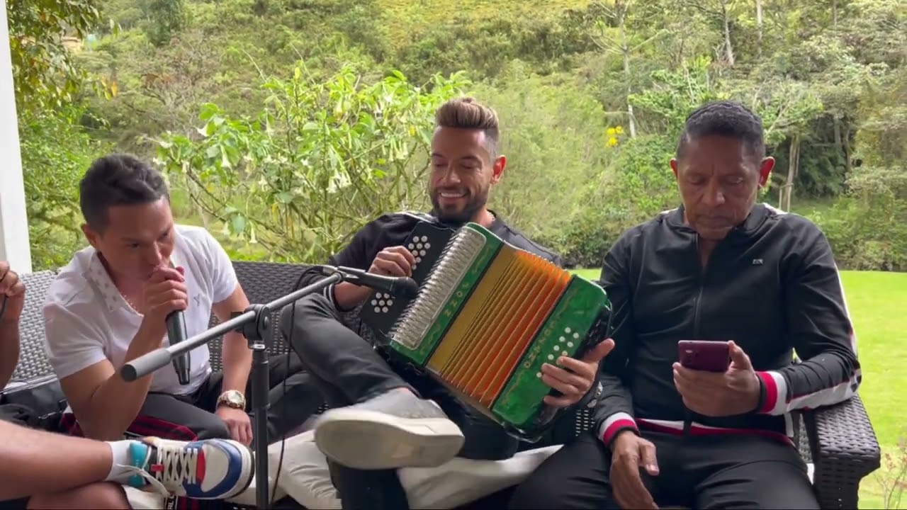 Jorge Pabuena - Cantando - Israel Romero Y Jhon Lozano