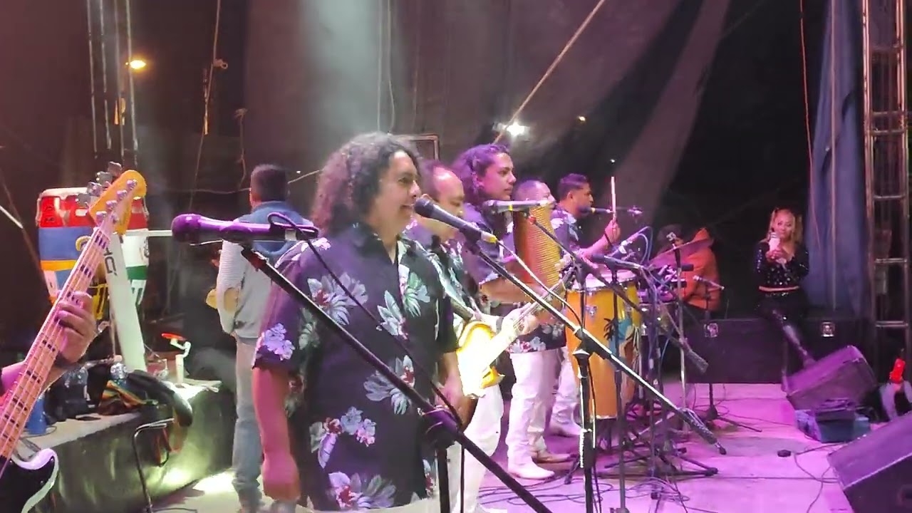 popurri cumbias Acapulco Tropical en vivo #live #2023 #viral #acordeon #acapulco #cumbia #music