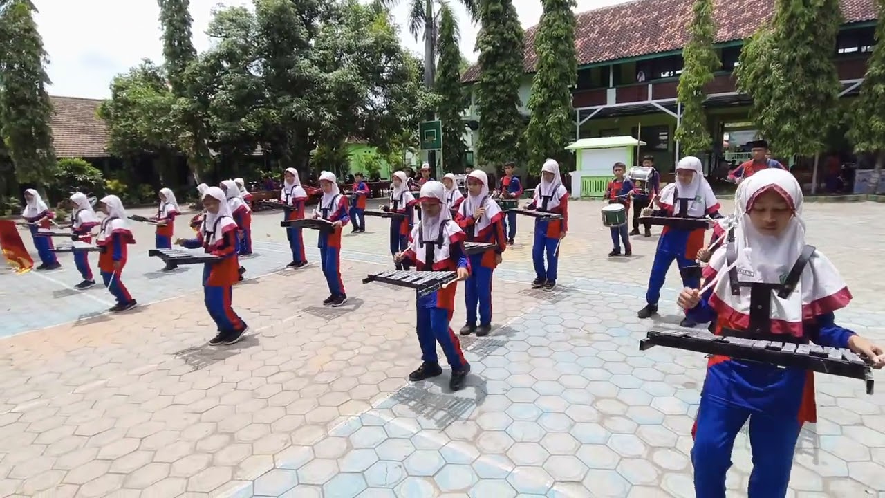 Tanah Airku_Drumband MIN 5 Nganjuk