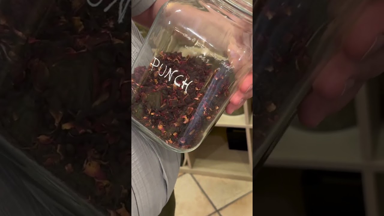 Come with me to the Strawberry Festival in Nemi, Italy 🍓