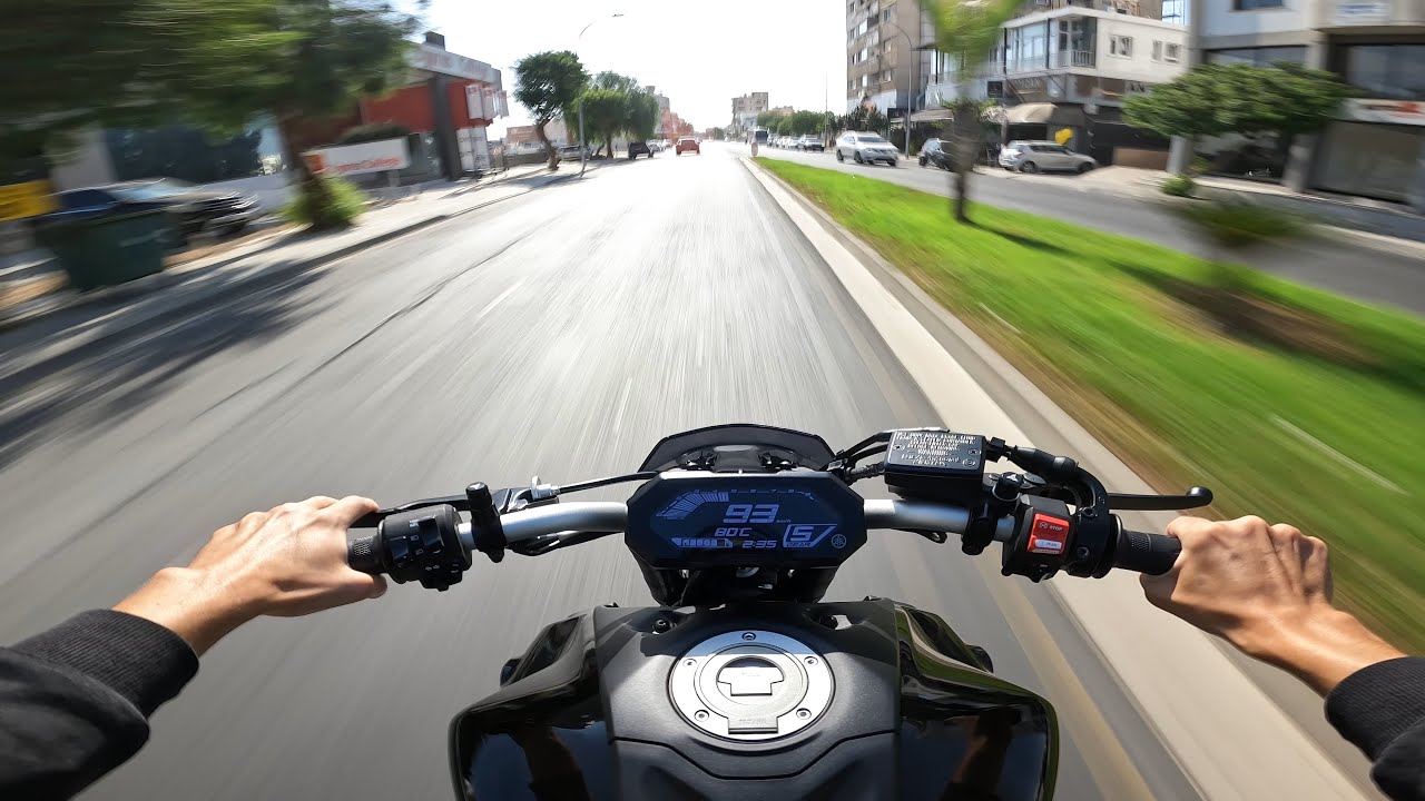 YAMAHA MT-07 PURE SOUND | Street Lights