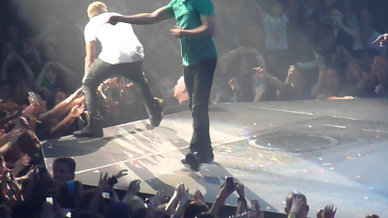 Justin Bieber - One Less Lonely Girl - Pittsburgh