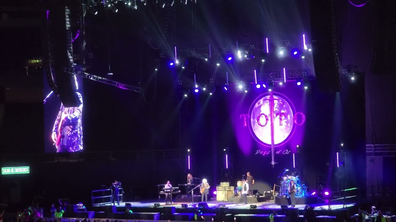 TOTO - I Won't Hold You Back - Palacio De Los Deportes (Mexico City, Mexico) - 2025-12-16