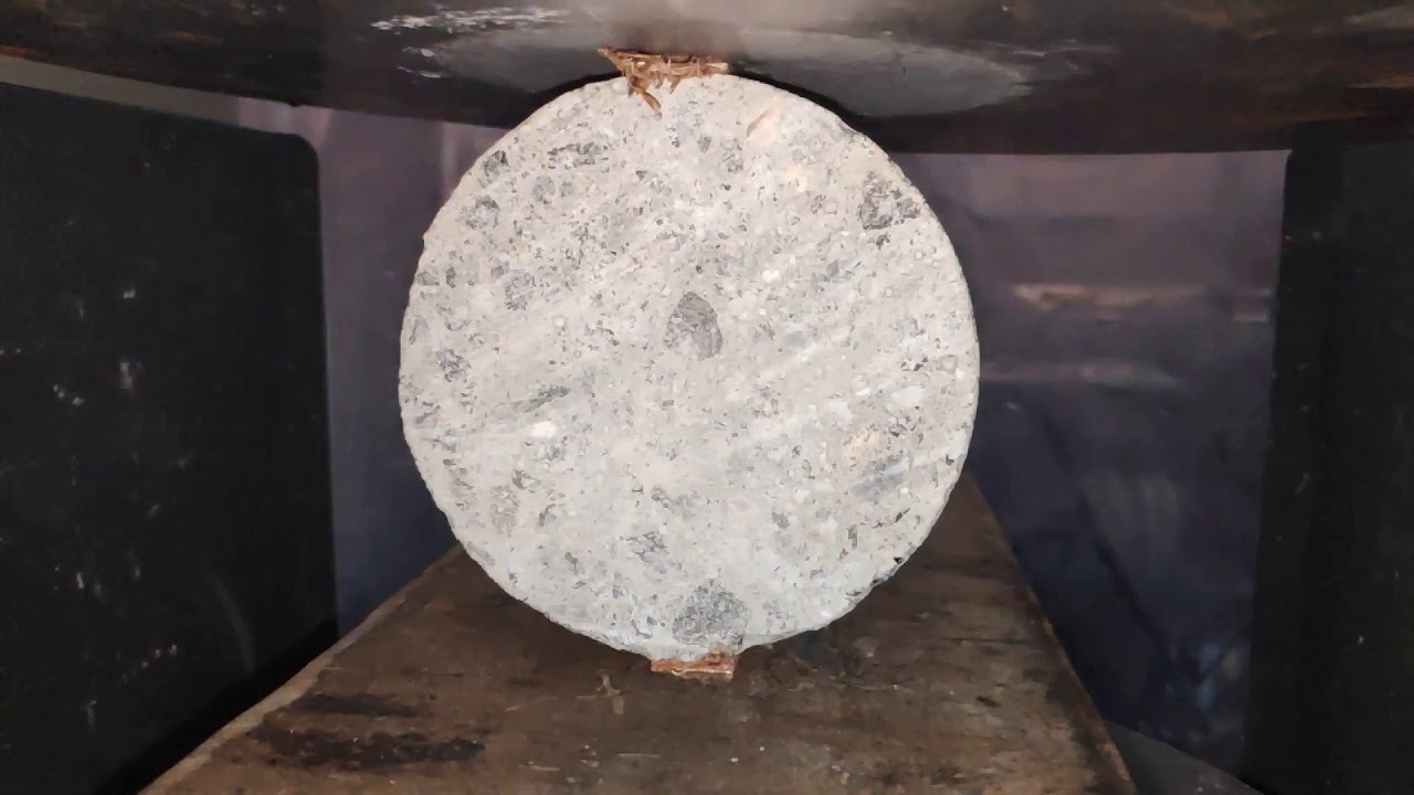 Ensaio de Tra&ccedil;&atilde;o por Compress&atilde;o Diametral - Ruptura a 240FPS