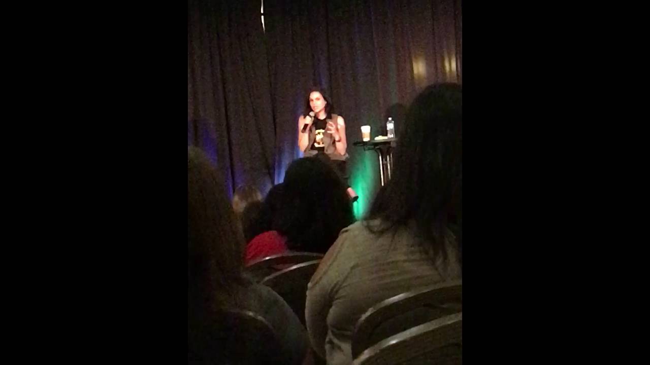 Lana Parrilla panel OUATNJ "I'm the savior" blooper