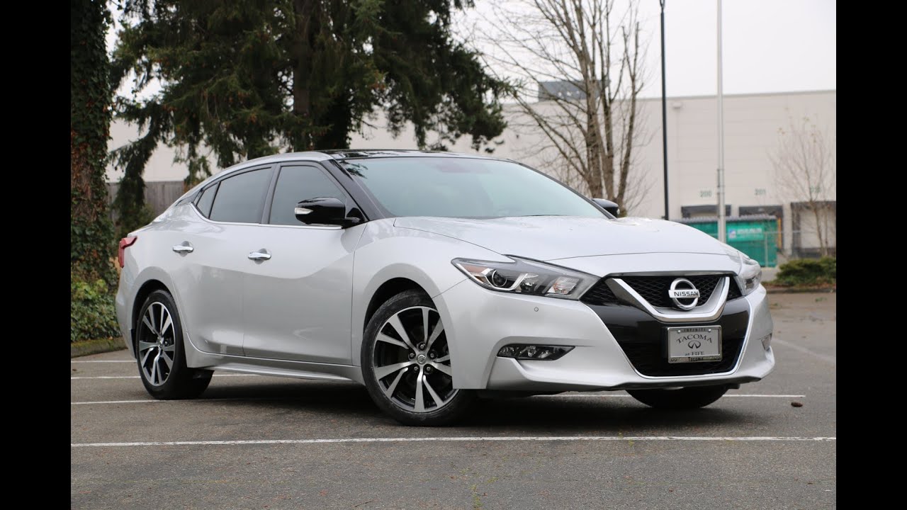 Nissan Maxima Platinum 2017 года — 4-дверный спортивный автомобиль Nissan.