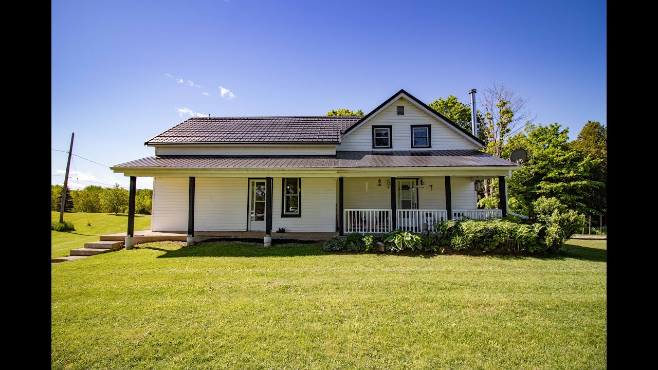 The Charming Chatsworth Farmhouse - SOLD