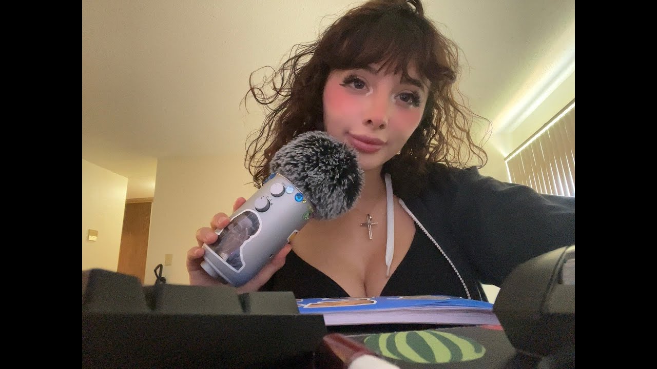 ASMR | Whispers in Spanish c: