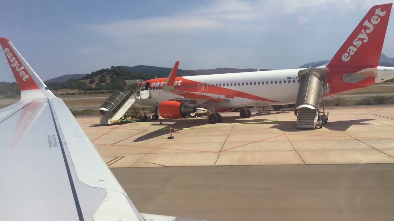 EasyJet A320 Landing - Olbia Airport (OLB)