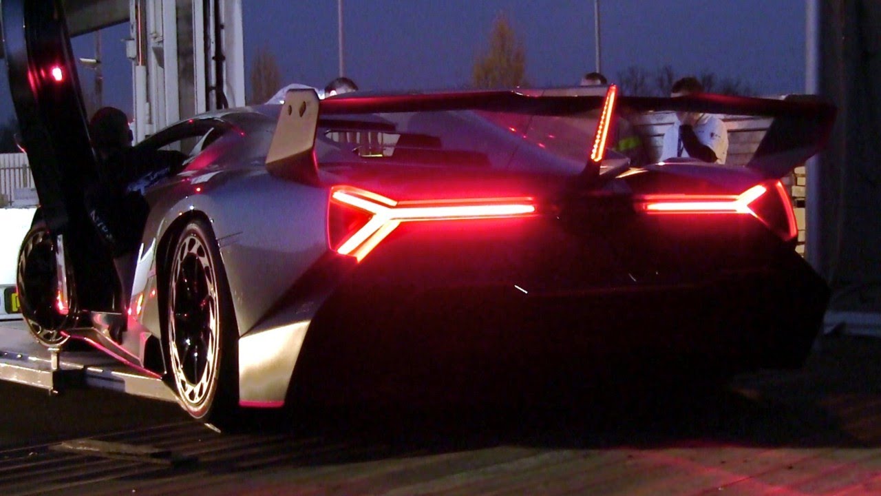 Lamborghini Veneno Sound & LOUD Revs