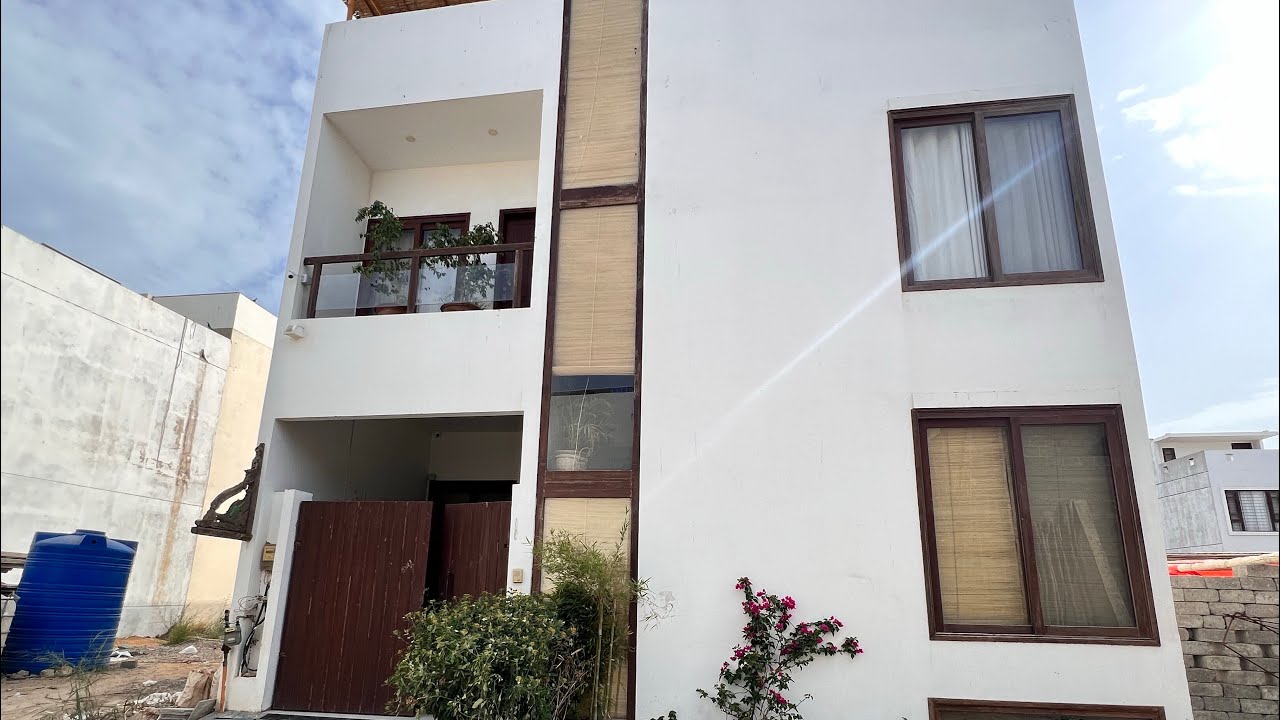 Phase 8 Defence 100 Yards Furnished Villa for Sale