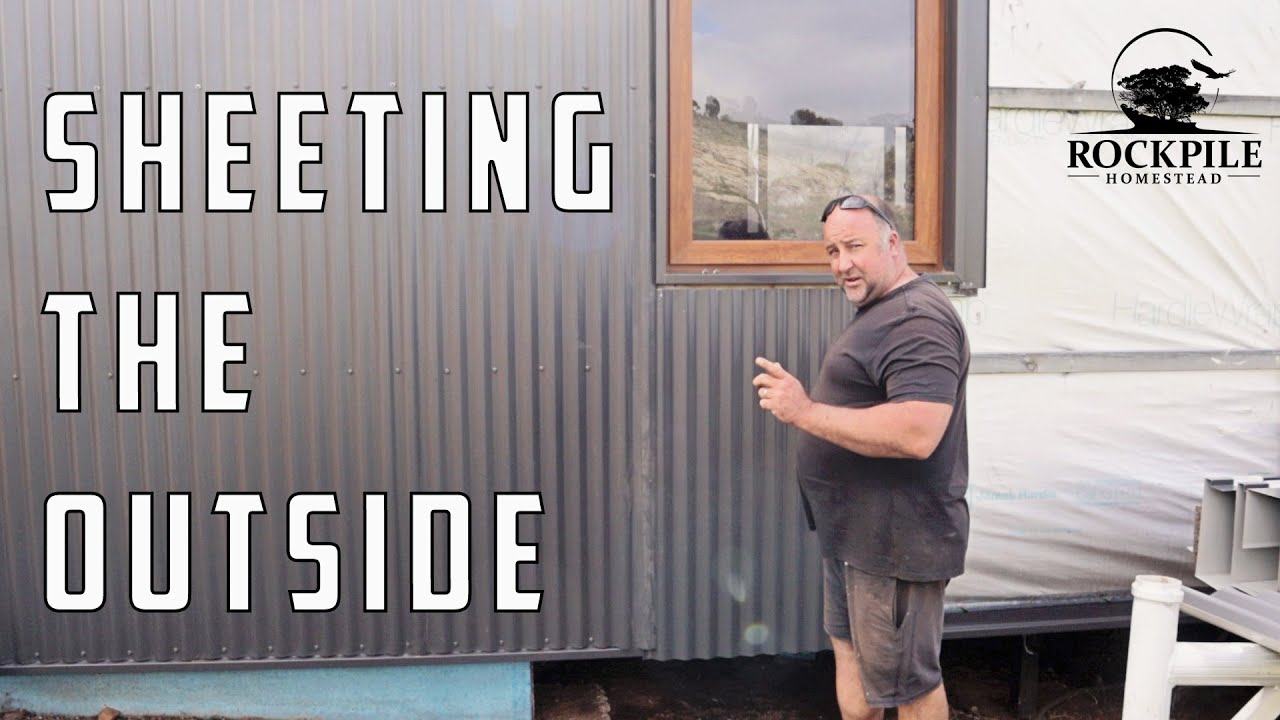 Starting the external Colorbond cladding | Couple build off grid house