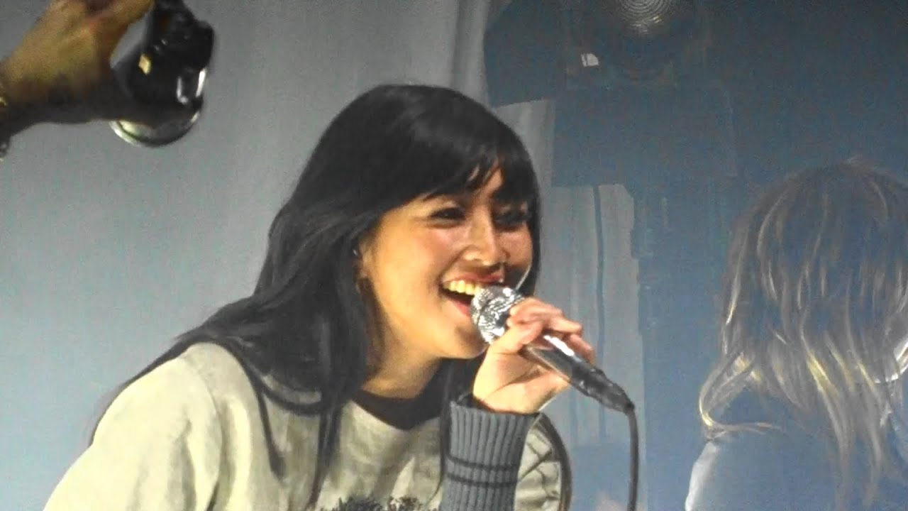 Beabadoobee - California / Talk, Paradiso Amsterdam 25-11-2024