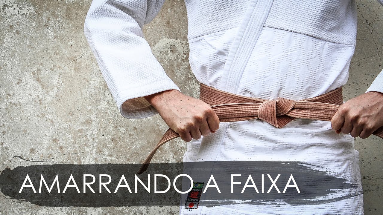 Amarrando a faixa de judô