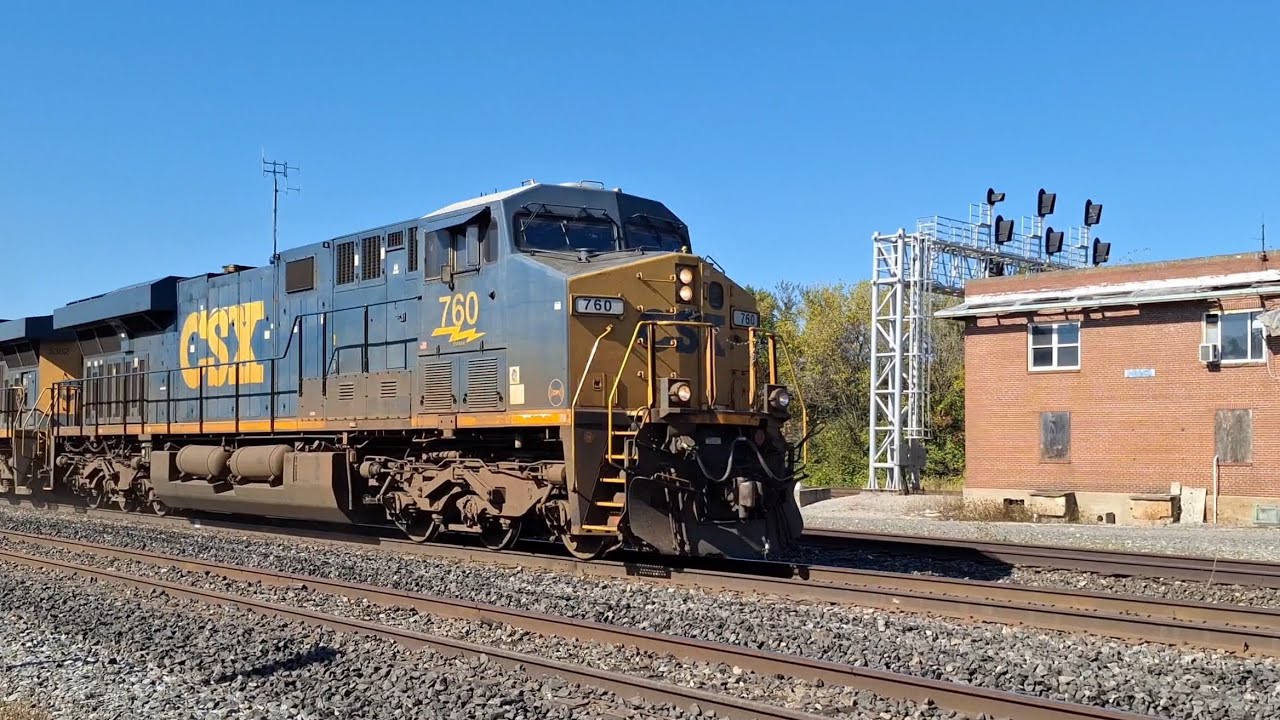 NS and CSX trains in Berea, OH 