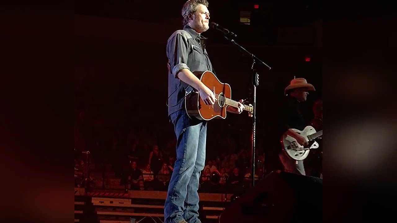Blake Shelton - Mine Would Be You (Bossier, March 6 2018)