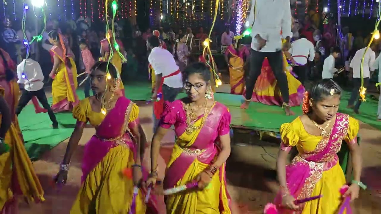 Repale vadalona chinni Krishna song kolatam 🥰