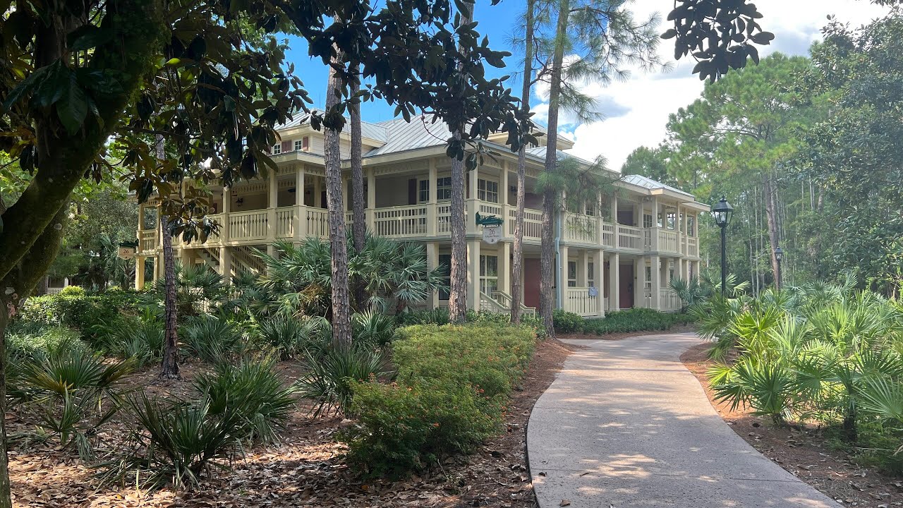 Staying at Disney's Port Orleans Riverside | Full Room Tour & Full Resort Tour | Alligator Bayou
