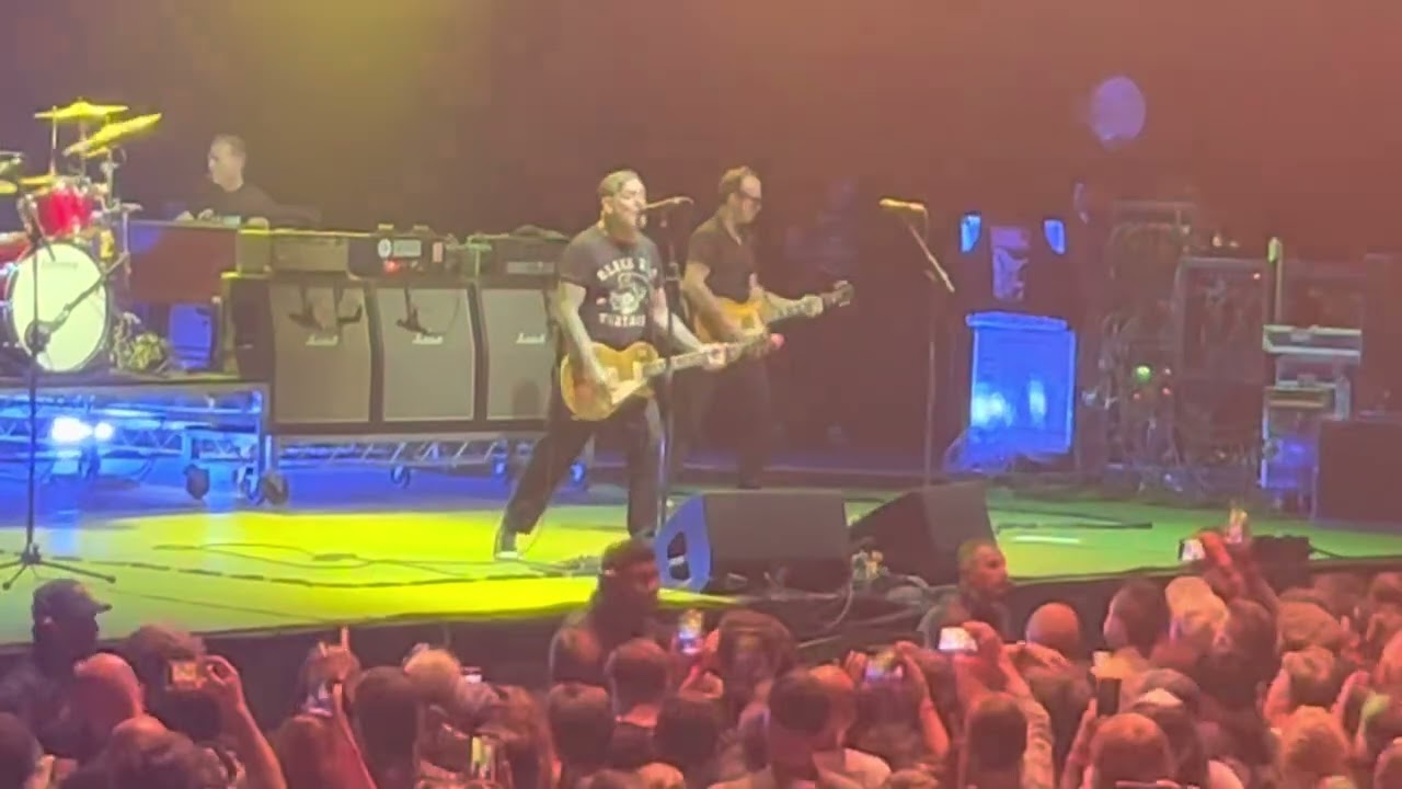 Social Distortion-Don’t Drag Me Down live Melbourne Australia 19-2-2023
