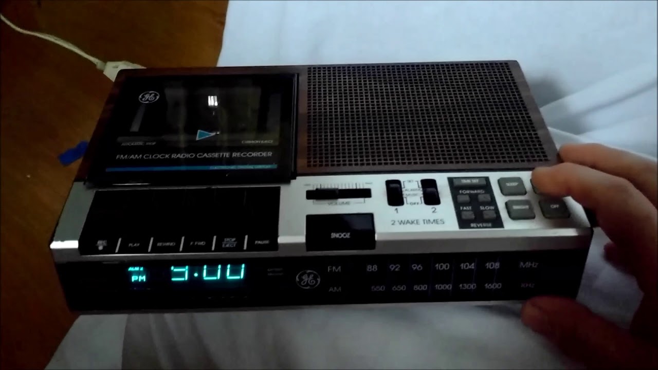 Vintage GE 7- 4956B AM/FM Clock Radio Cassette Recorder