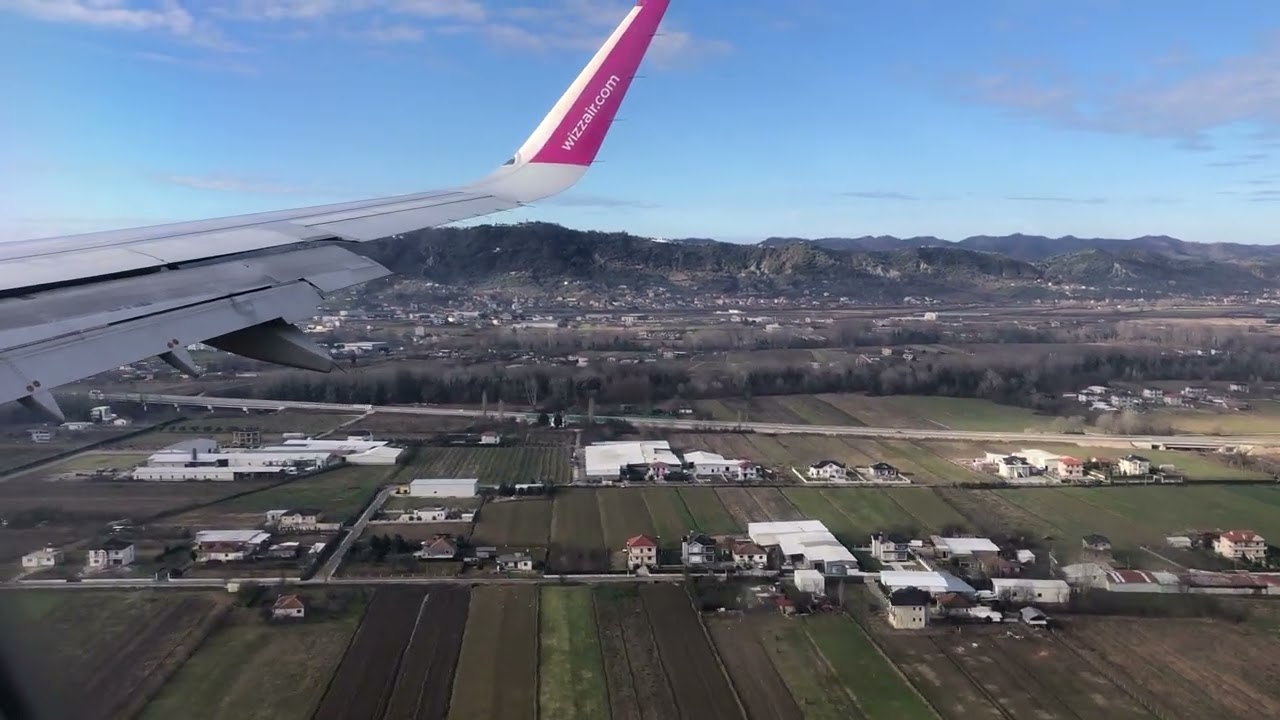 Bellissimo viaggio in aereo destinazione Albania 
