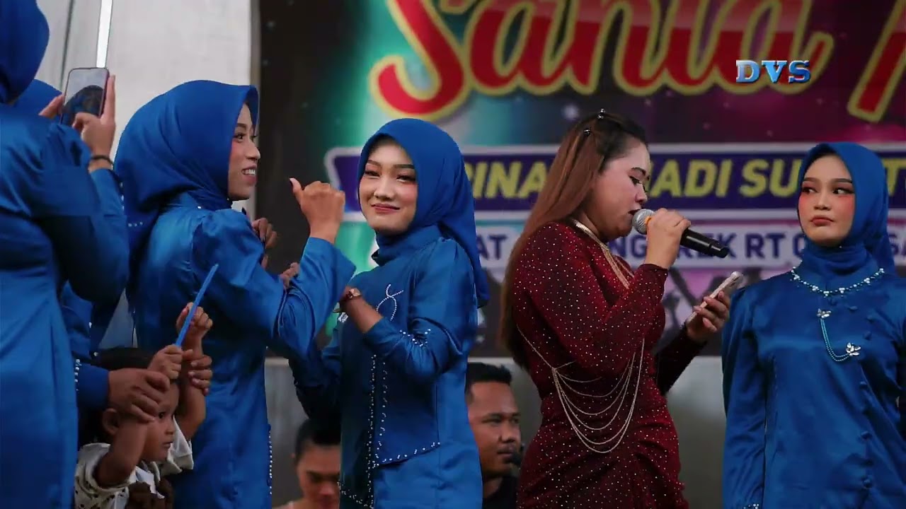 Sahabat sejati pengantin atau Brasmaid nyumbang lagu pernikahan Vika dan Kasan
