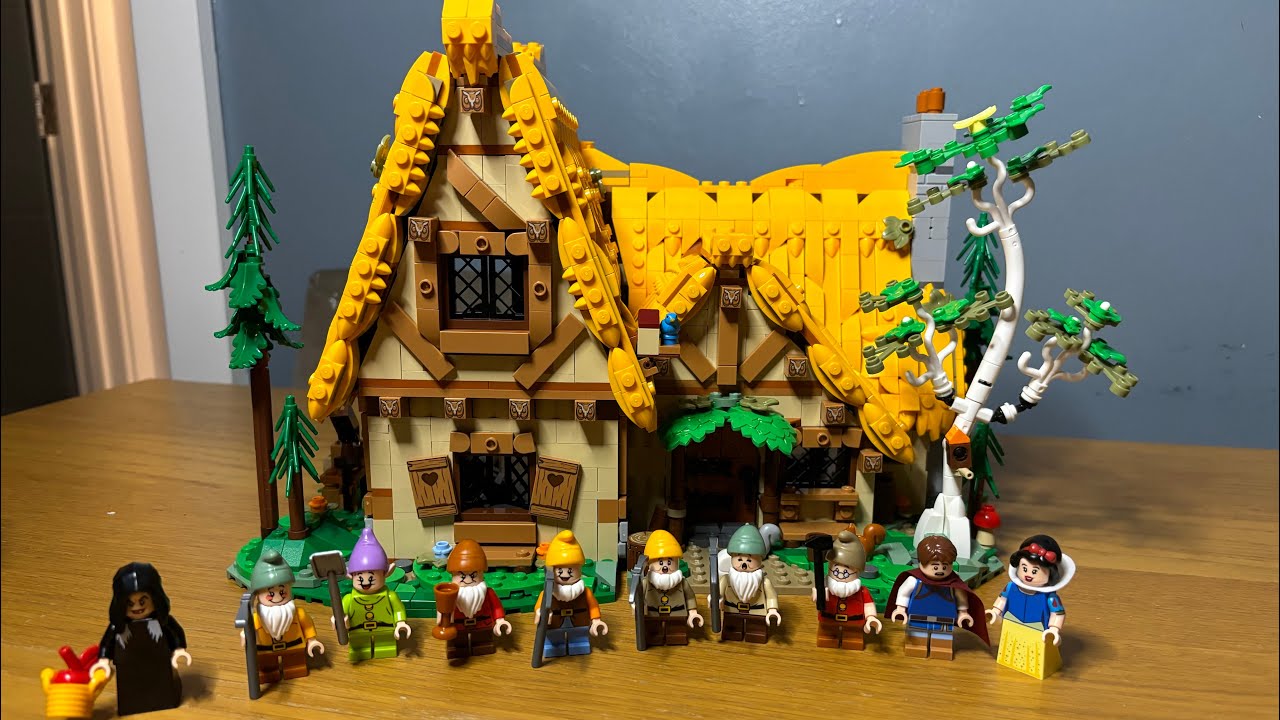 Lego Disney Snow White & the Seven Dwarfs Unboxing and Building