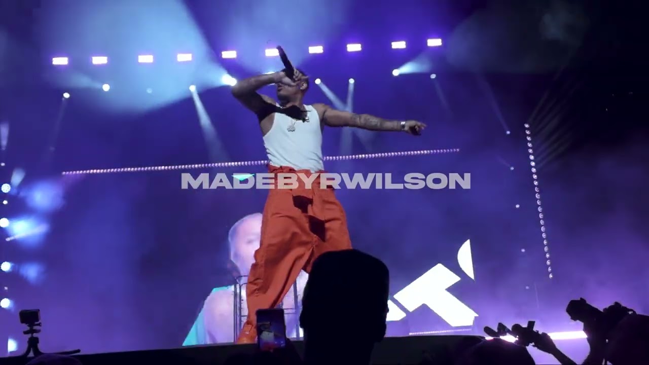 Bow Wow performing at the Boys 4 Life Tour