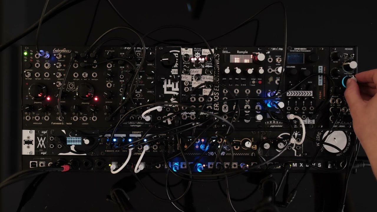 Eurorack Drone // Instruo &oslash;chd as sequencer - Sci-Fi Feedback [Dark Ambient]