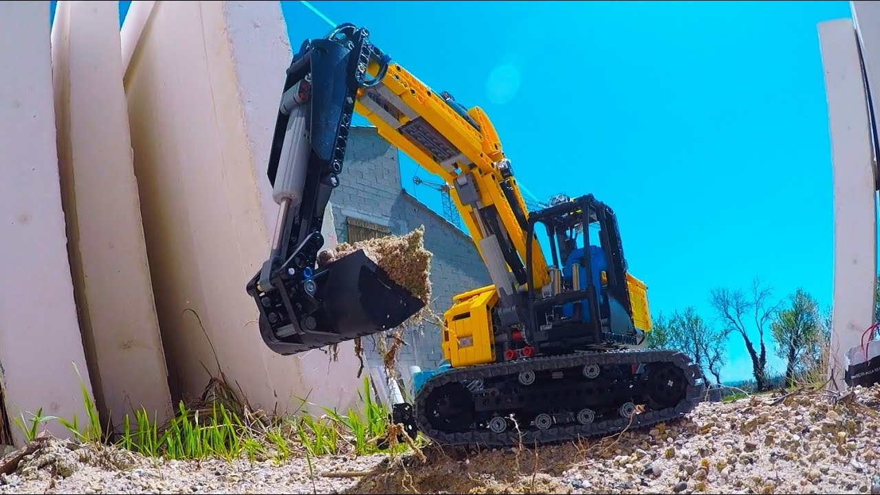 LEGO Technic - Full RC Excavator powered by BuWizz [MOC]