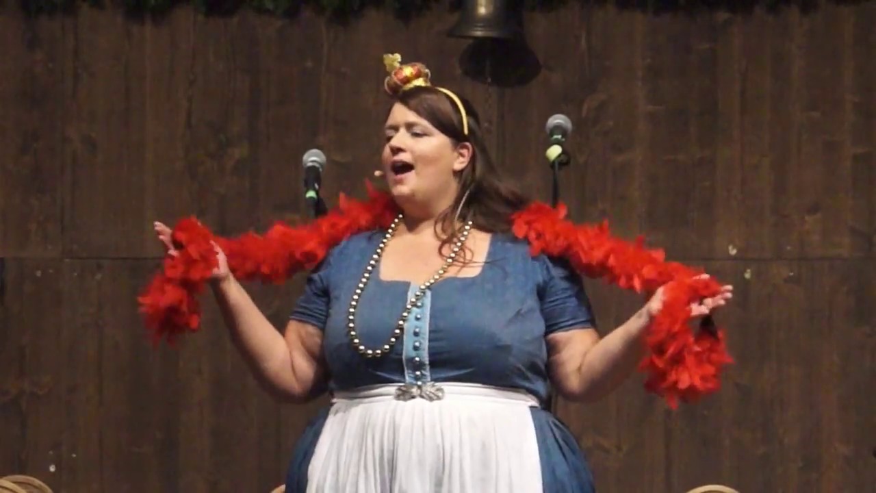 Crissy Simon singt die Schönheitskönigin von Schneizlreuth