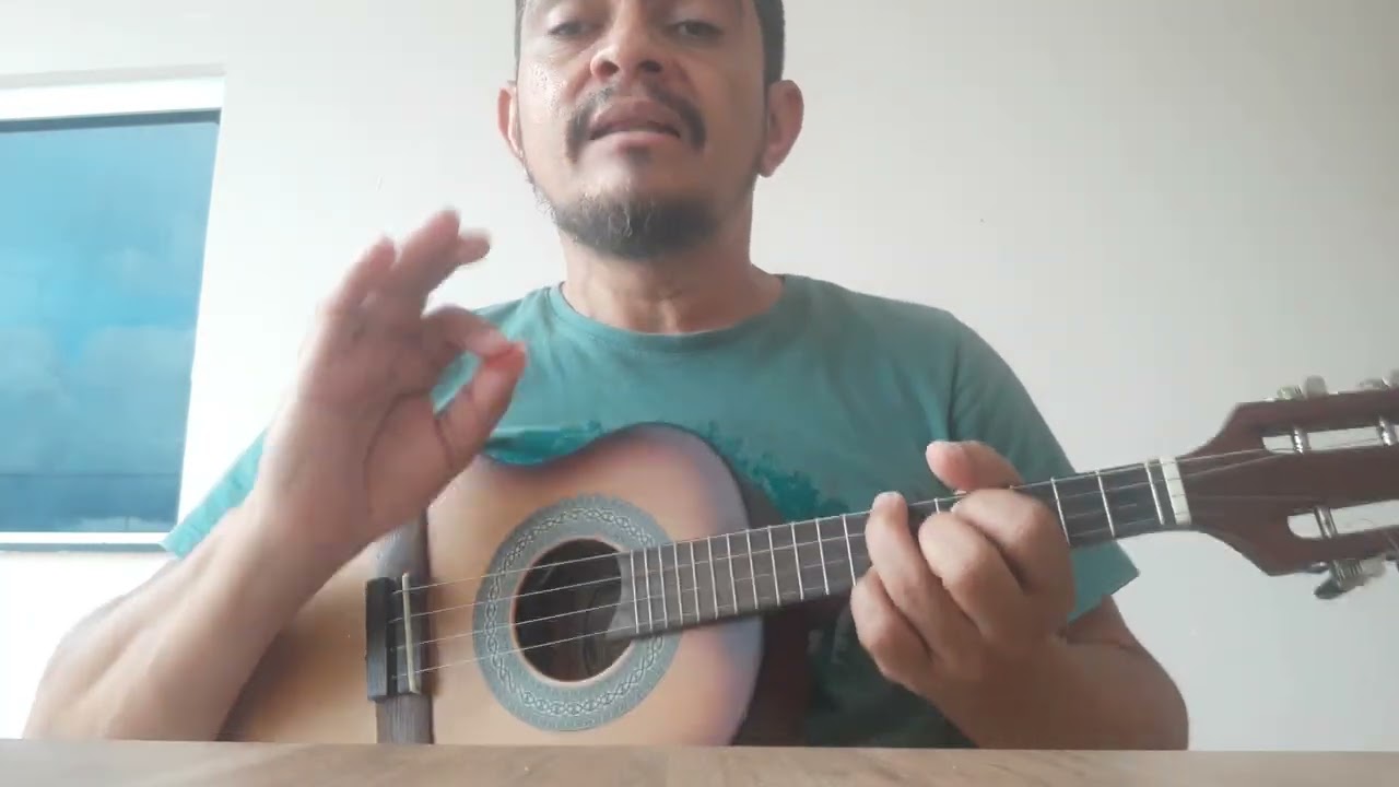 Batida de samba enredo, fácil de aprender no cavaco...