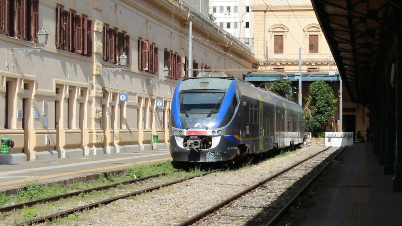 STAZIONE DI AGRIGENTO CENTRALE ! Partenza del Regionale 26842 per Termini Imerese !