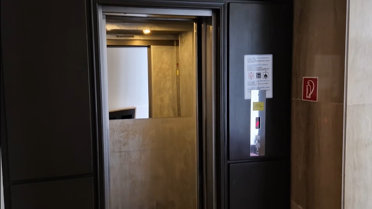 Alter modernisierter Končar Aufzug (Old modded Končar lift) @Hotel Neptun*** auf der Insel Brijuni