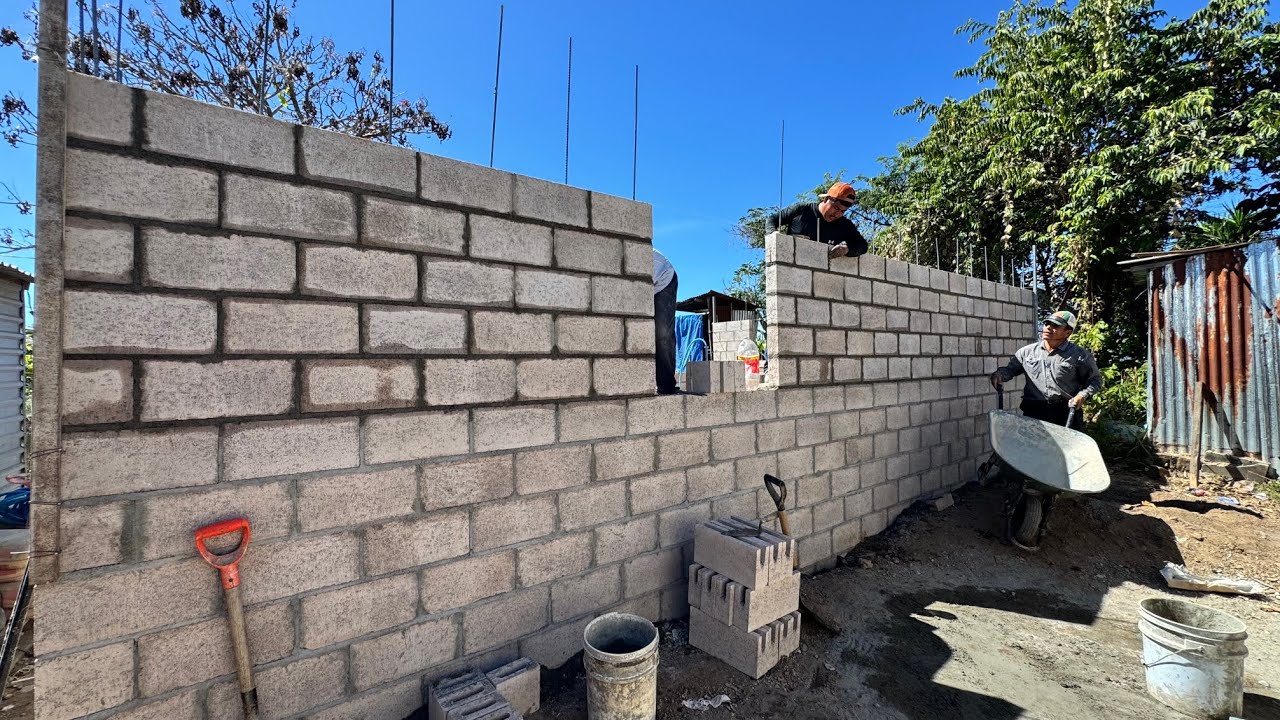 🔵Día 12 de la construcción de la NUEVA CASA de William y familia/Donación CASA #55 en El Salvador🇸🇻